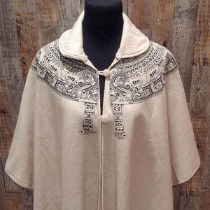 VINTAGE DRAMATIC IVORY WOOL AZTEC PATTERN FRINGE WOMENS BUTTONING CAPE EUC!